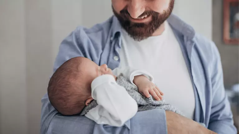 Governo sanciona lei que amplia licença-paternidade